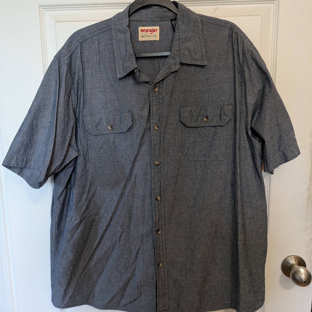 NWOT Wrangler Men's Blue/Gray Short Sleeve Shirt - Size XL